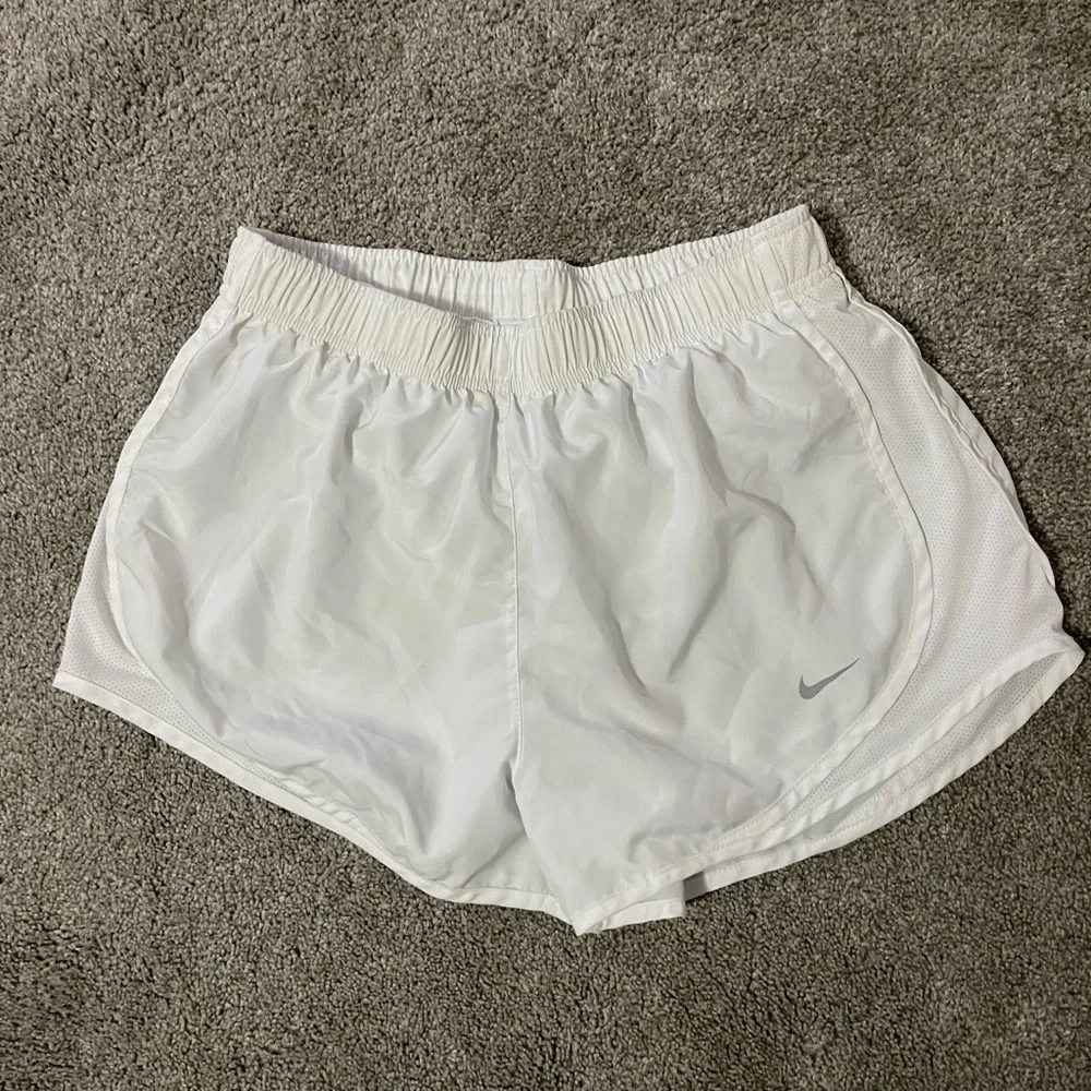 Nike shorts - Picture 1 of 2